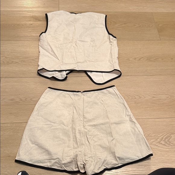 Fashion Nova Beige and Black Trim Set - Picture 3 of 3